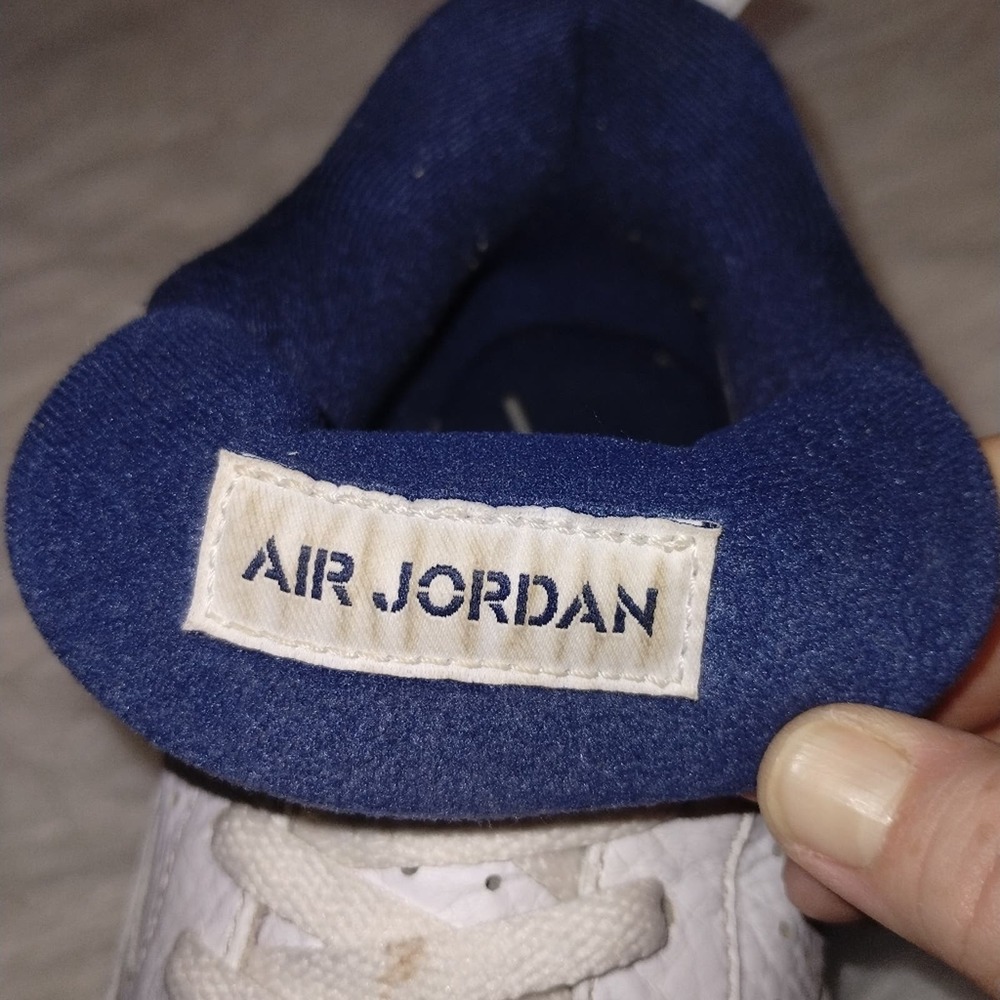 Jordan 4 Retro LS "Legend Blue"  color Blue/White size 13 - Picture 10 of 12